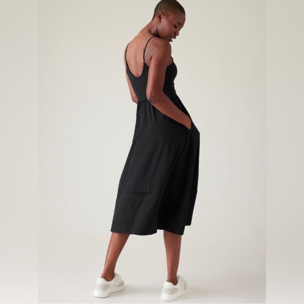 NWT Athleta Elation V Neck Hybrid Dress. Black. Small - Picture 3 of 10